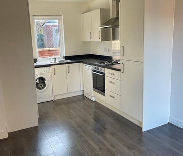 3 bedroom end of terrace house to rent - Photo 6