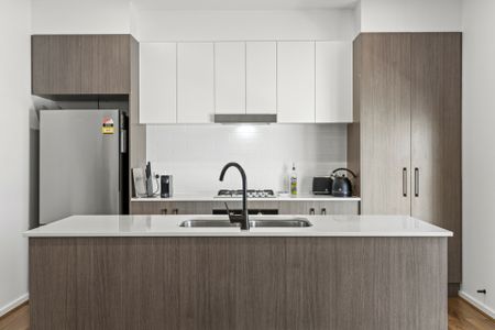 Contemporary Style Meets Ultimate Convenience. - Photo 4
