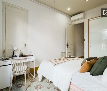 barcelona, Catalonia 08023 - Photo 5