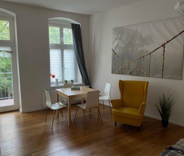 Altbau: Zentral und ruhig mit Balkon!!! Wohnen auf Zeit. - Photo 2