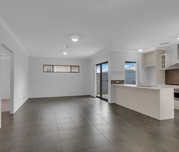 4 Bedroom Family home in Baldivis - Photo 3