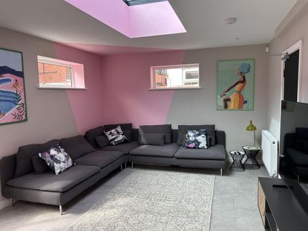 8 bedroom terraced house to rent - Photo 4