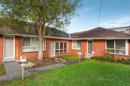 2/2 Arnott Street, Mont Albert North VIC 3129 - Apartment For Rent | Domain - Photo 2