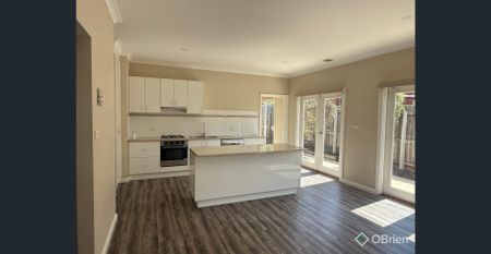 Modern 3-Bedroom Unit in the Heart of Bacchus Marsh - Photo 3