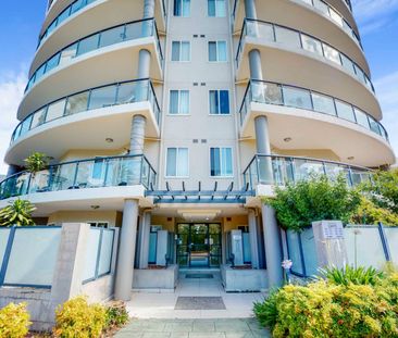 Beautiful Apartment Overlooking Swimming Pool and Gardens!!! - Photo 5