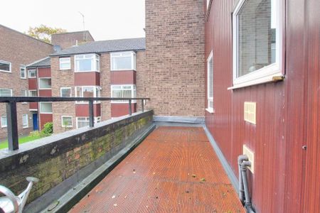 3 bedroom flat to rent - Photo 5