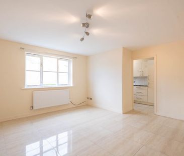 2 Bed Flat, Colgate House, SE8 - Photo 3