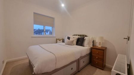 3 bedroom semi-detached house to rent - Photo 3