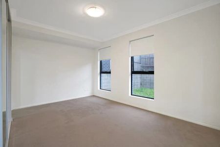 “Deposit Taken Oversized 1-Bedroom + Study with Courtyard” - Photo 4