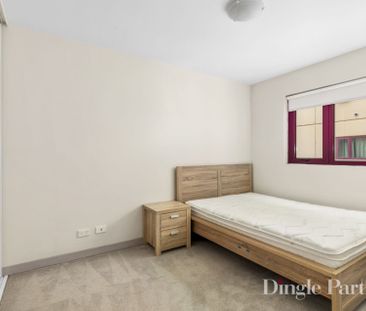 FURNISHED APARTMENT IN PRIME CARLTON POCKET - Photo 3