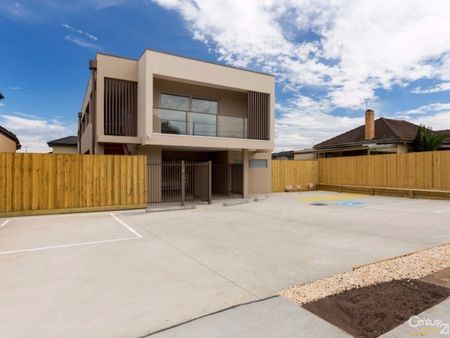 Studio Apartment Moments from Monash Uni - Water & Electricity Included - Photo 2