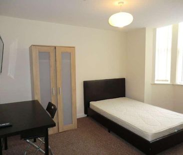 Top Floor Ensuite Room Near Coventry Train Station, CV1 - Photo 4