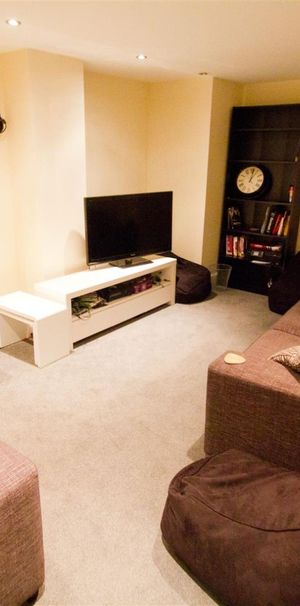 4 bedroom terraced house to rent - Photo 1