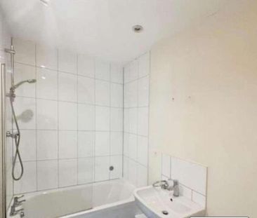 Royal Oak Grange, Nuneaton Road, Bedworth, CV12 - Photo 4