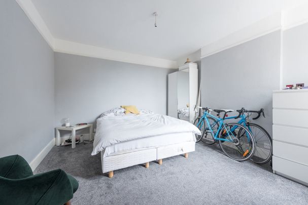 1 Bed Flat, Beckwith Road, SE24 - Photo 1