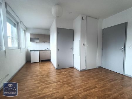 Location Appartement 1 pièce 24m² CHATEAUROUX 36000 - Photo 2