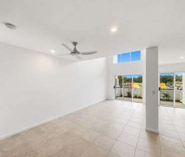 A HOME WITH A DIFFERENCE! UNIQUE DESIGN, GENEROUS SPACE & BEAUTIFUL... - Photo 2