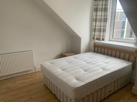 2 bedroom flat to rent - Photo 4