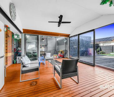 FOR RENT – Comfortable Family Home in a Prime Location - Photo 2