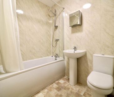 3 bedroom semi-detached house to rent - Photo 3