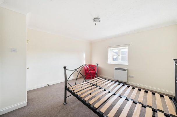 3 bedroom apartment to rent - Photo 1