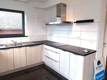 TE HUUR: Zeer ruim duplex appartement met 3 slaapkamers te Zolder! - Photo 4