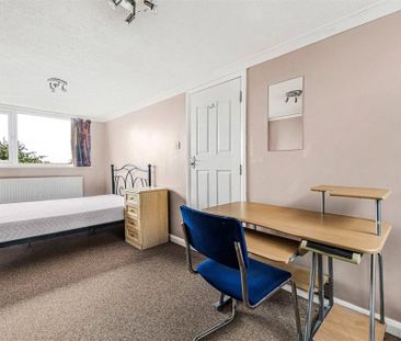 5 bedroom link detached house to rent - Photo 6