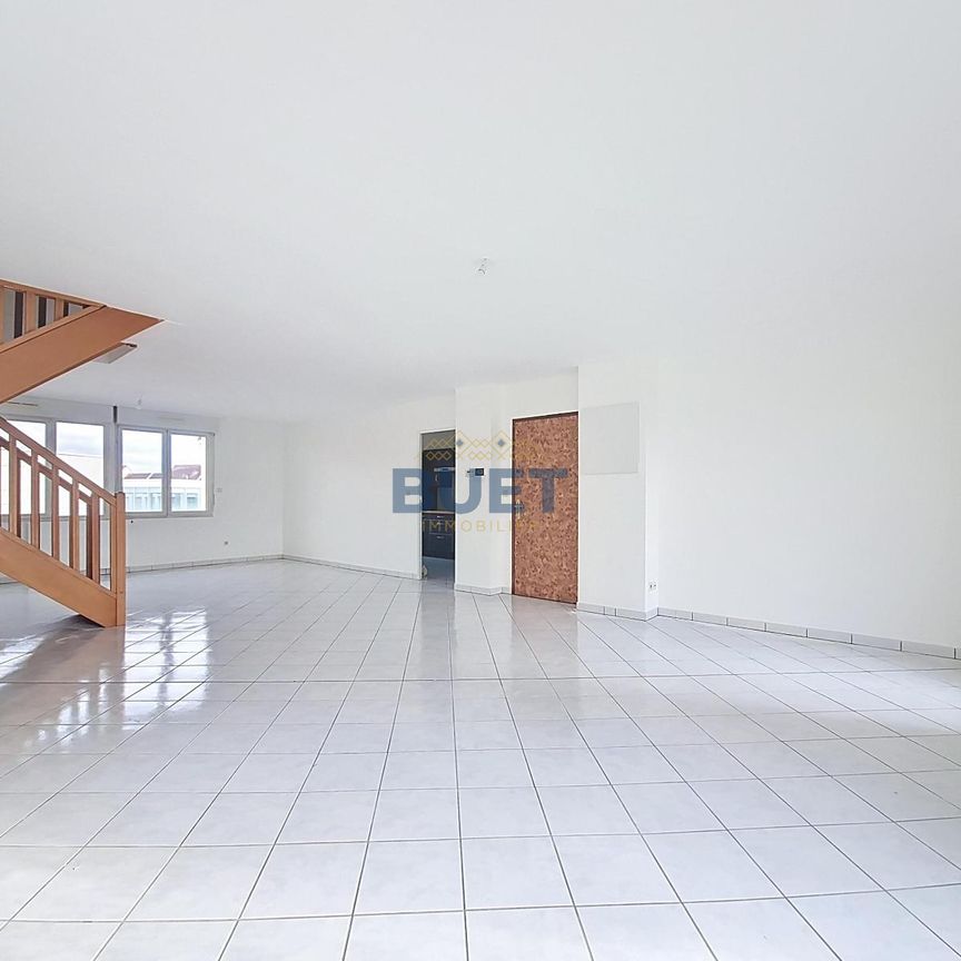 A LOUER - Appartement T6 aux ALLEES DU PARC, au 11 ... - Photo 1