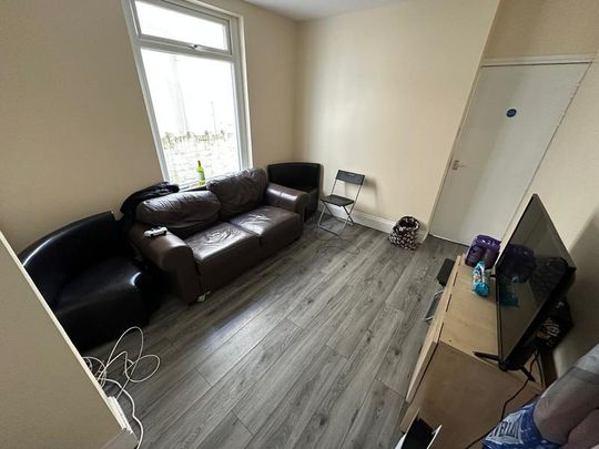 5 bedroom terraced house to rent - Photo 1