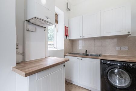 1 bedroom ground floor flat to rent - Photo 2