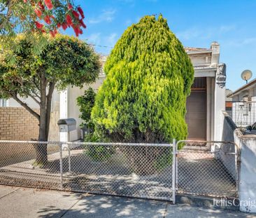 Renovated Two Bedroom Home in Brunswick - Photo 4