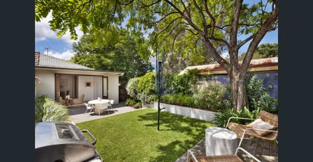 Contemporary comfort in the heart of Marrickville - Photo 5