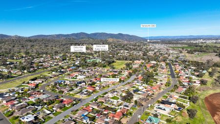 OXLEY VALE - Three Bedroom Home - Photo 4