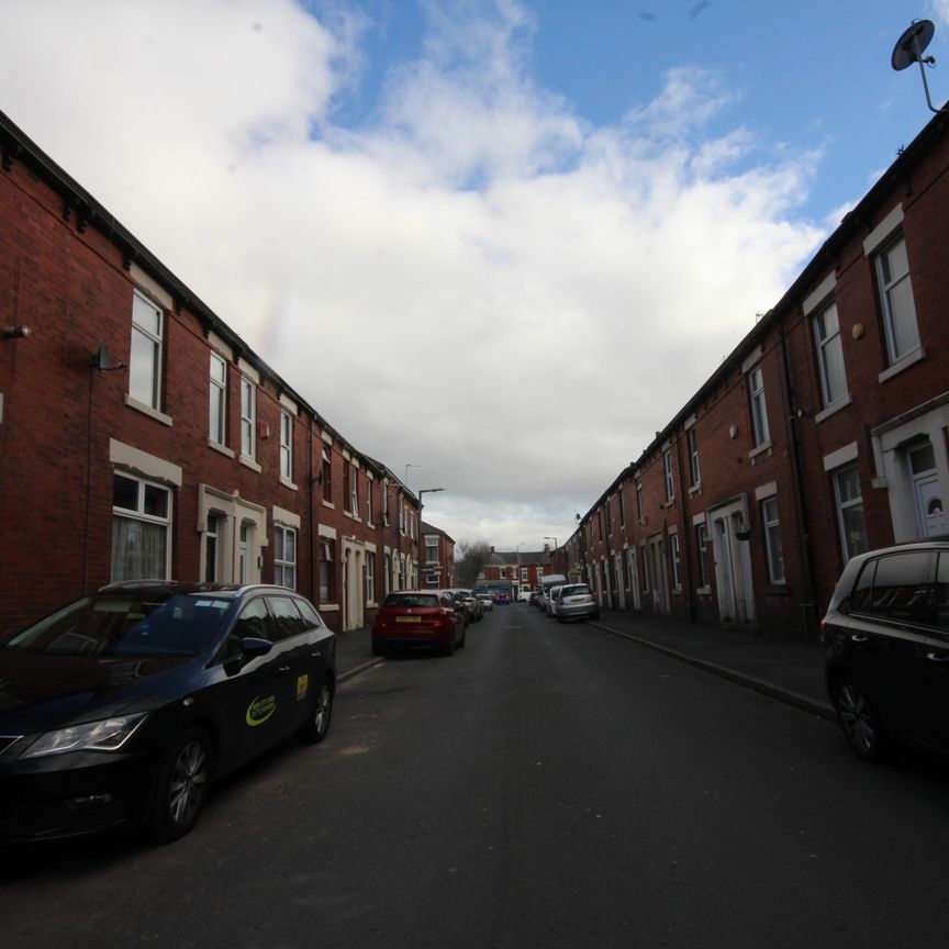 Bridge Road, Preston - Photo 1