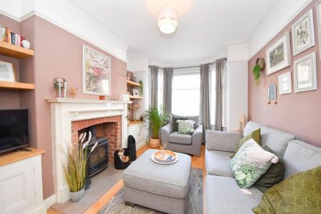 3 bedroom end of terrace house to rent - Photo 3