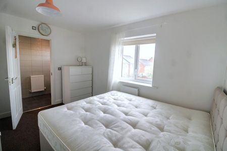 3 bedroom semi-detached house to rent - Photo 5