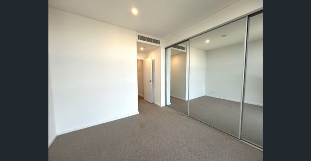 HARBOUR BRIDGE VIEW TWO BEDROOM APARTMENT - Photo 1