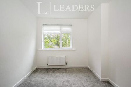 4 bedroom bungalow to rent - Photo 3