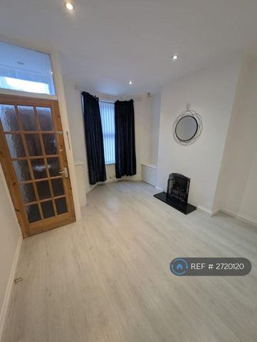 2 bedroom terraced house to rent - Photo 3