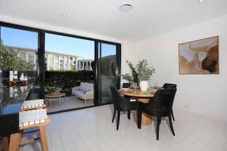 Luxury Living in the Heart of Royal Pines - Photo 2