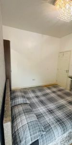 Double bedroom to rent close to seven king station - £850 pcm - Photo 4
