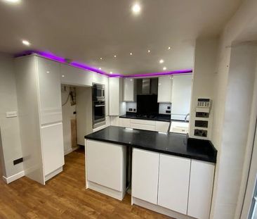 3 bedroom semi-detached house to rent - Photo 6