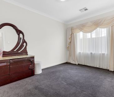 Lovely Four Bedroom Home - Photo 3