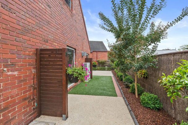 Three bedroom, 2 storey townhouse in sought after area of "Olde Berwick" - Photo 1