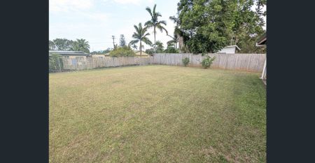 MODERN AND SPACIOUS - Photo 5