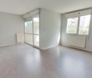 Location Appartement à ST MARTIN D HERES - Photo 2