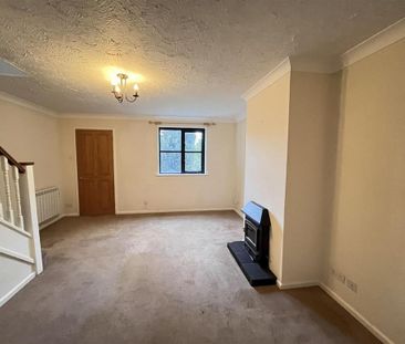 2 bedroom end of terrace house to rent - Photo 2