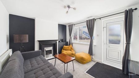 2 bedroom terraced house to rent - Photo 2