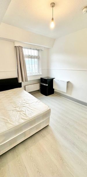 Studio Flat, Grays Inn Road, WC1X - Photo 1