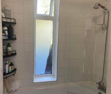 4 bedroom townhouse to rent - Photo 5